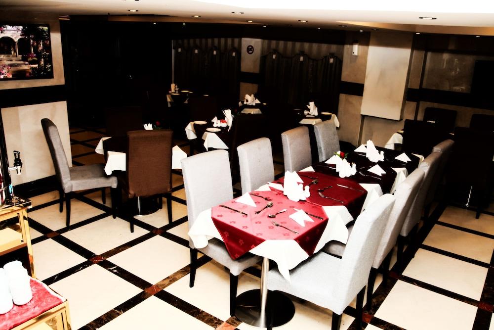 Saffron Hotel Dubai Exterior photo