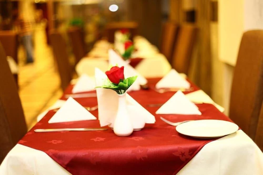 Saffron Hotel Dubai Exterior photo