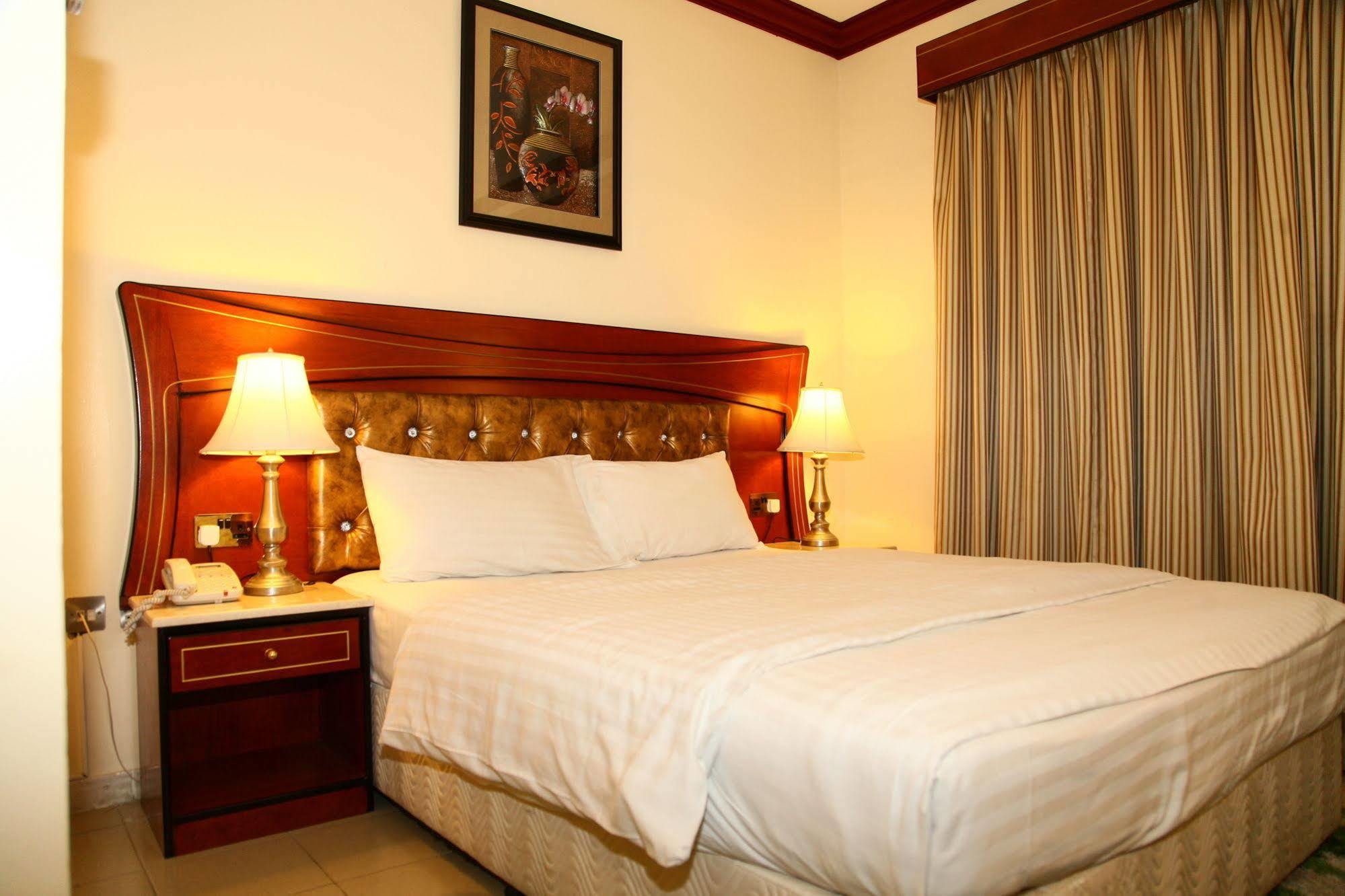 Saffron Hotel Dubai Exterior photo